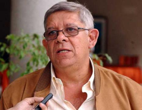Profesor universitario UC Presidente APUC
