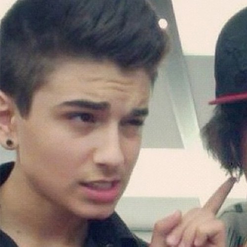 alexobey8's profile picture. Down To Earth... Lol Nawww