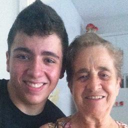 16 anos, competidor, viciado em jogos, dedicado; 
Rool with soul! ♛