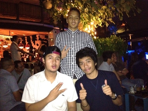 Calon SE, press keys and give the beat for @oiabm_music, EastCrew Jakarta.. I'm not just play music, I compose music!