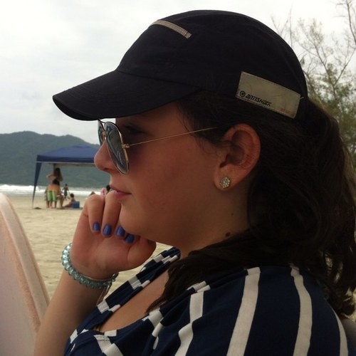 gi_estrada's profile picture. Seja FELIZ! O resto a gente corre atras ;)