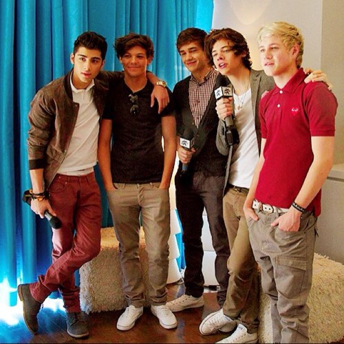 CassieBeckyEmiBrie&Adela here. We like 1D alot & write stories about them(:  Check out our favourites for a good time!  Cody Simpson follows♥