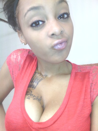 tonii_marie93's profile picture. 