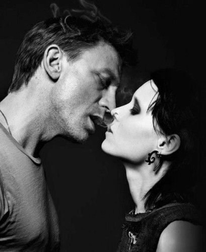 MikaelBlomkvizt's profile picture. 밀레니엄: 여자를 증오한 남자들 (The Girl With Dragon Tattoo, 2011) +관심글 참조. 단답, 무뚝뚝 주의. 동인발 비공식 수동 봇. ♥샌드위치♥