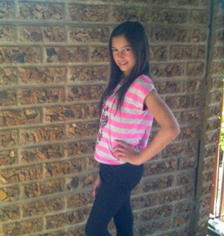Hi:),I'm micaela& I ℓovέ 1D but Harry *̩§ my favorite I ℓovέ them:) •:D*..Directioner..*:D•I also ℓovέ Justin Bieber...♥*!*Belieber*!*i luv bears
