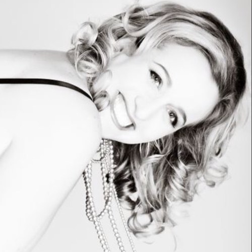 Fun loving, hard working, family focused Italian girl! Real Estate Broker with Proprio Direct and loving it! Join me on Facebook http://t.co/rEhk0HEn