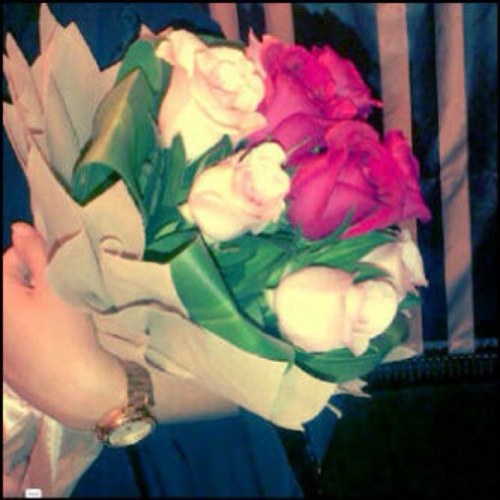 أنثى بسيطه تهوئ گل تفاصيل حياتهاا♥♥
