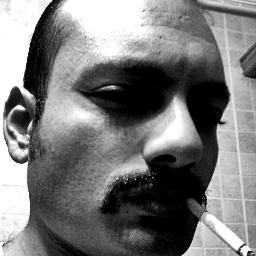 AboLaila_'s profile picture. مصري، مهندس بس سبت الهندسه، اسبح في فراغ هائل من اللاوعي، لسه واكل سوشي قريب، بموت في القهوه و السفاله..