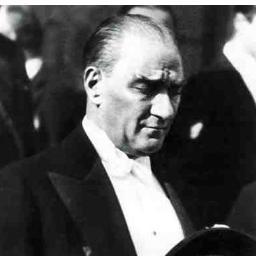 Gazi Mareşal Mustafa Kemal Atatürk’ü sevmeyeni sevmiyorum! Açık ve net!