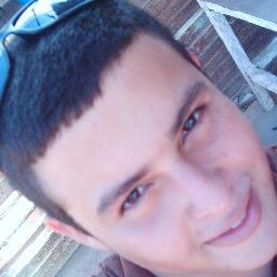 Bueno..!!! priimeramente soy un hiijo de dios 
amen mi suelño es ser un cantante xq yo amo.. la musiica eso es todos gracias..... dios los bendiga
