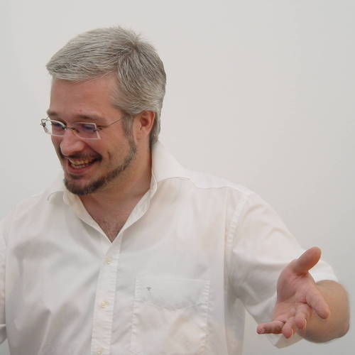 bekennender Nerd | Manchmal hier auf Twitter, häufiger mit den Gedanken dort in einer besseren Zukunft und auf der Suche nach dem Weg dahin.