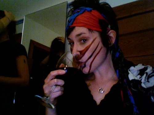 sararibar's profile picture. My tolerance for nonsense has dropped to an astounding -4 so, I'm sorry about my snide remarks in advance. Also I  always stand with those who are too afraid 😣