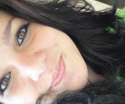 nayearudien10's profile picture. E Algo dentro de você chora, mas mesmo assim você sabe que deve seguir em frente.