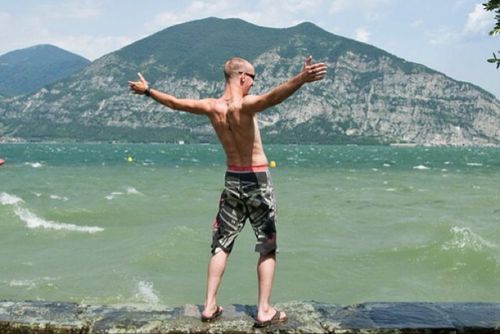 SebMunter's profile picture. Seb | 77 | 🇳🇱 | Judo & Jiu-jitsu Black Belt | Zeikt graag over Ajax | Old school onderwijzer | Streng doch rechtvaardig en soms zeer ongenuanceerd 🤌🏻🖕🏻