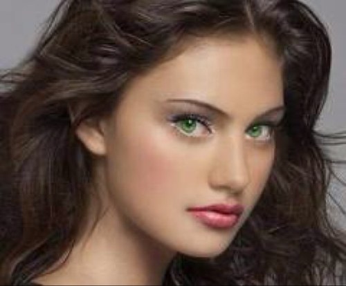I am the daughter no one knew about. Water is my weapon but can also be used for good. I am princess Jillian Mastrano sister of queen vasalissa dragmoir!