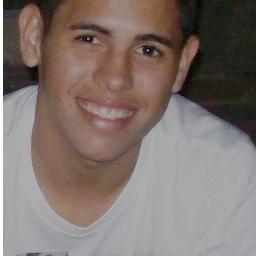 Até que eu poderia ser a melhor pessoa do mundo, mas prefiro ser eu mesmo. Romântico, carinhoso, simpático e adorador de um Deus vivo.