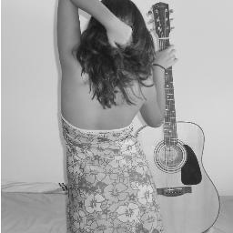 Me dijeron que si deseaba algo con fuerza se cumpliría, mintieron. Ed Sheeran me cambió la vida. Nadie me conoce, ni siquiera yo misma.