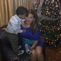 Mamá de Ali Santiago . Enamorada de la vida. Trabajadora, Proactiva, con muchas ganas de superación.