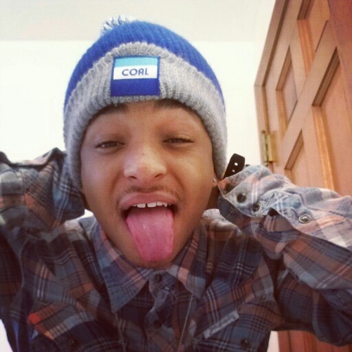 follow me on instagram @__Bond like a pic for a follow back. rape my follow button #single #laid-Back #fwm