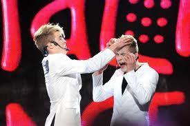Hey guys! This is an account completely Jedicated to @planetjedward for all Jedheads! Follow please, I follow back! Jed love =:) xox