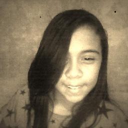 Sou Super apaixonada por 5 boys,4 ingleses e 1 irlandes, eles fazem parte da Banda One Direction
no Geral sou Directioner e Amo Muito Eles ! '-'
