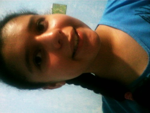 Sou legal,Gosto de ter Novas amizades., e etc.. (amo minha manas, @UmaCapslock_ @LeticiaMetzger) Segue eu?siguo de volta...:-) 3 bjs