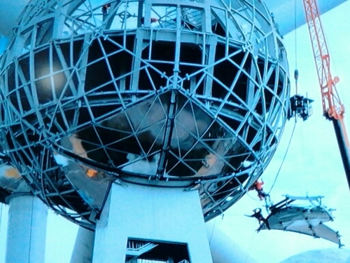 cedricblock's profile picture. you follow my and I follow you!