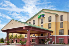 Our Port Richey hotel provides comfortable accommodations near the Gulf of Mexico. Just off scenic Highway 19 is the Holiday Inn Express Port Richey.