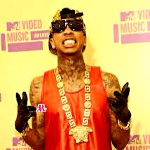 Offical account young money! #TeamDrake #TeamTyga #TeamLilTwist #TeamLilChuckie #TeamWeezy #TeamNickiMianj #TeamLolyd #Support me peace! Follow me!