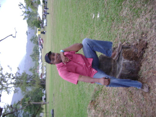 sherhow's profile picture. 