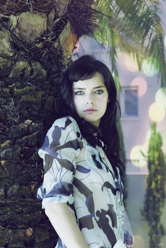 18 | Ravenclaw. Hermana mayor de @EmsDarkness. El bosque, mi refugio. Buscando como huir de mi vida. Solitaria.