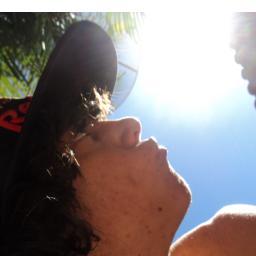 Amo vc querida... @KetlyGoulart_ ! / calmo. mas nao enxe o saco. paciençia tem limiti ! q ta olhando ? segue esse poha e vaza !