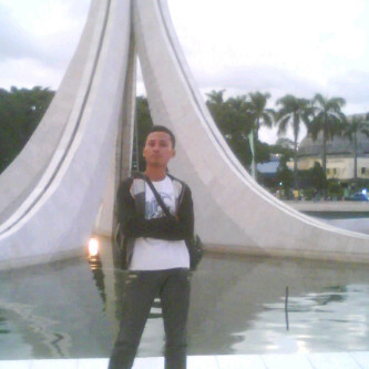 ardhi_ashter's profile picture. friend are flowers in the garden of life