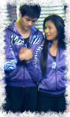 sweet_DevQuen's profile picture. DevQuen is red, red is heart, heart is love therefore DEVQUEN is LOVE! hanudaw? xD Ahh basta! #devquen17