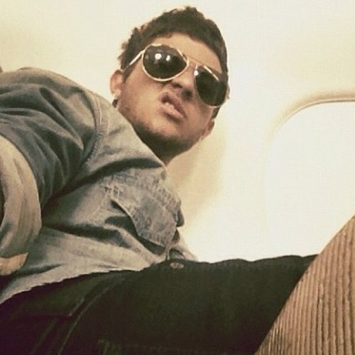 { FC MASCULINO } Amo o Chay como todas vcs e estou aqui porque escrevo o nome da Lua no espelho do banheiro.