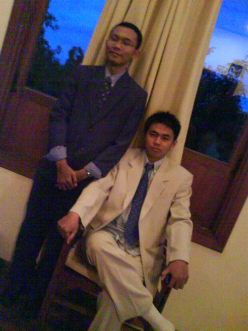 (^^)v A dentist. Friends, husband ,daddy rensa. @ jakarta,  Loves novel, comic, music, movies, and football. A Juventus fan.