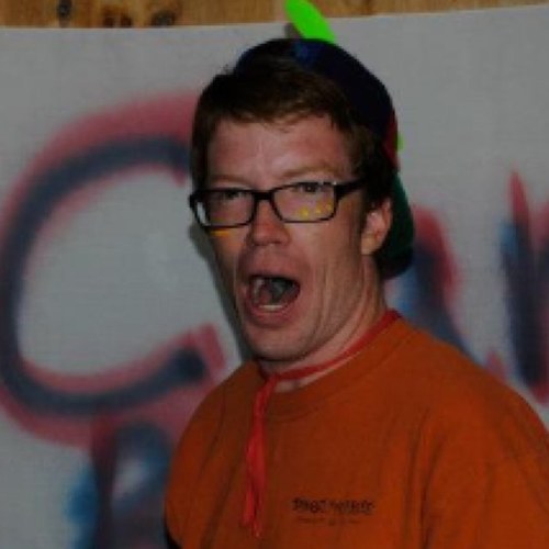 Hinhair's profile picture. We live in a box.