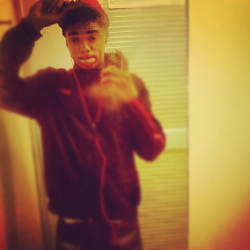 follow me i'll follow back.