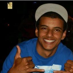 18 anos, Aquario, Palmeirense e Feliz. Aos criticos o meu #Sucesso.