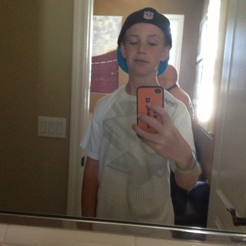 Hey im hunter cranton. I am a hardcore baseball player an basketball player. I love the clippers and like the lakers.i go to yorba linda middle school .