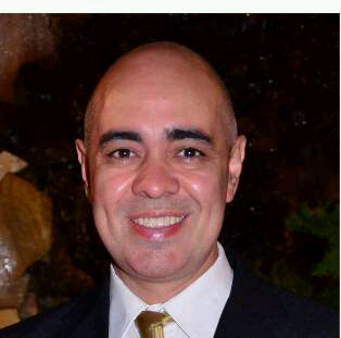 Feliz esposo, padre de una hermosa hija y un fachero hijo. Creo en el círculo de la vida. Creo en Dios y en la bondad de la humanidad Vegetariano.Agrónomo