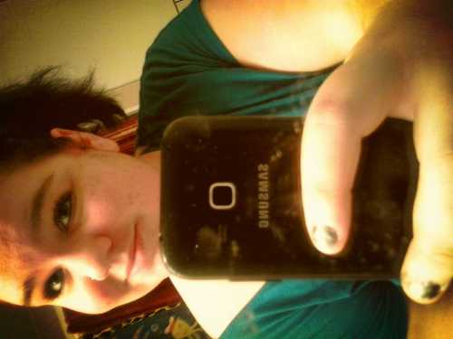 1D is my life!! im 14:) was in a relationship till that fucken cunt cheated on me wih my best friend! ohh well now im single haha!!!:) xxx