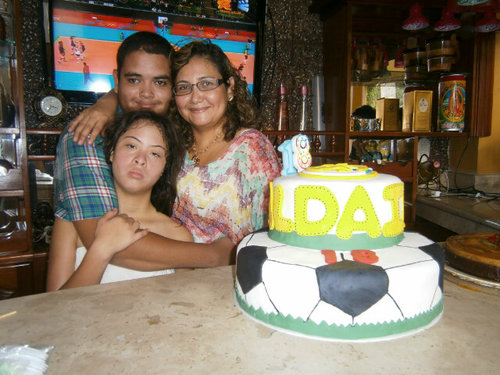 soy landivariano (URL) Hablar de mi es facil, ser como yo es lo dificil e imposible, Follow me and I follow back ;)