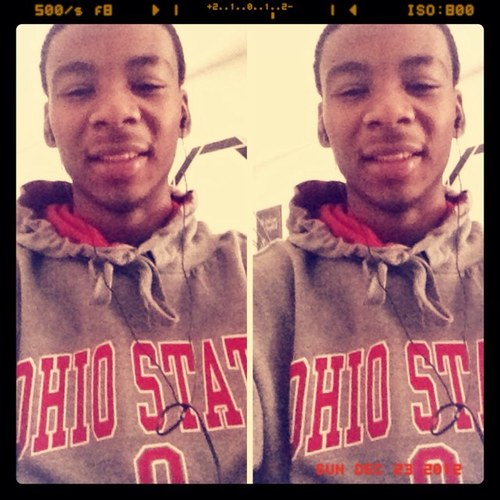 . sooo @_Lakiiaa heree [; your being nosey readin hiss bioo , so you mise well make that follow button bluee bitchh , like yoo pussy !! #FollowHim (:
