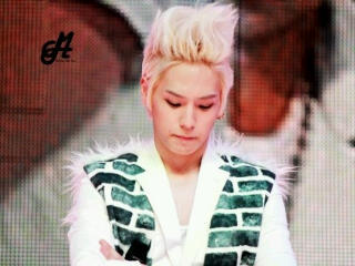 คิม ฮิมชานบอท ลองทักมาคุยก่อน ก่อนที่พวกคุณจะรู้ว่าผมเป็นยังไง ^??^