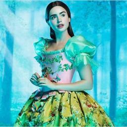 Daughter of @RaouldeChagny2 and @Miss_EponineT. Older sister to Michael. I like to go for walks in the park and I love to read! (RP, Multi-SL)