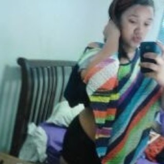 Im yung smart & beautiful (: yeah tha me single & out goin im the best ((: