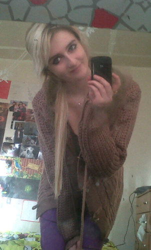 Follow me'&I'll follow you back,add me on bbm;29CF69A6'& add me on facebook;Deanna'Charlotte.                         I love you josh gardiner! 26/11/11.♥