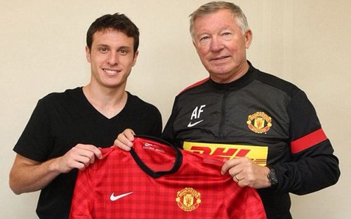 fanbase of Manchester United player, on loan at Wigan Athletic, Ángelo José Henríquez Iturra from Indonesia. Share about Henriquez info and MUFC infos.