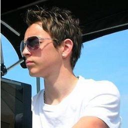 Ju_Jumon7's profile picture. Je ne viens pas à vous avec le sang et le feu, ou avec le tremblement de terre et le tonnerre, mais vous devez savoir que tout cela est en moi ! #Bob Marley